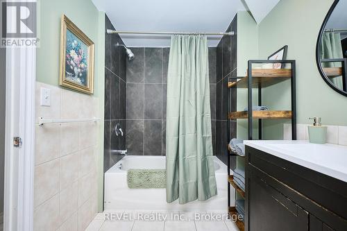 16 Jones Lane, Welland (Lincoln/Crowland), ON - Indoor Photo Showing Bathroom
