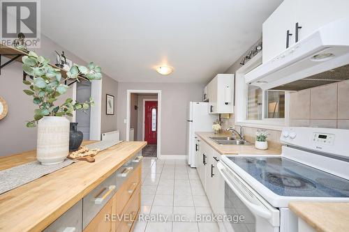 16 Jones Lane, Welland (Lincoln/Crowland), ON - Indoor Photo Showing Kitchen With Double Sink
