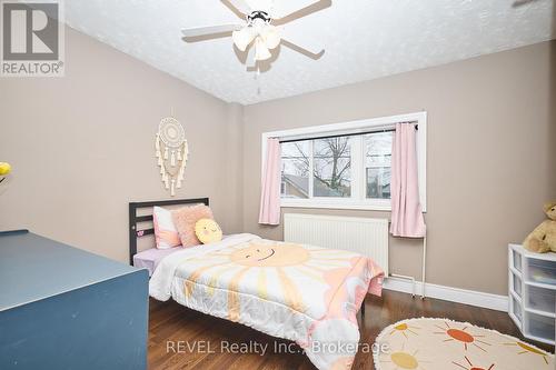 16 Jones Lane, Welland (Lincoln/Crowland), ON - Indoor Photo Showing Bedroom