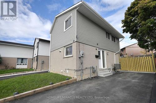 10 GRASSPOINT SQUARE  Brampton, ON L6S 2J2