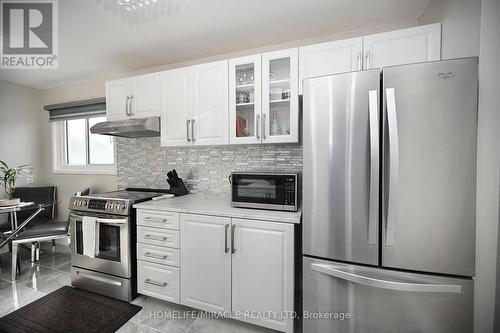 10 Grasspoint Square, Brampton, ON - Indoor Photo Showing Kitchen With Stainless Steel Kitchen