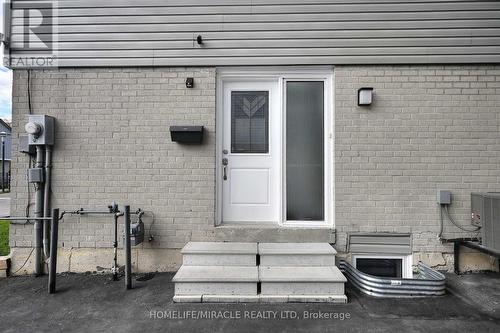 10 Grasspoint Square, Brampton, ON - Outdoor With Exterior