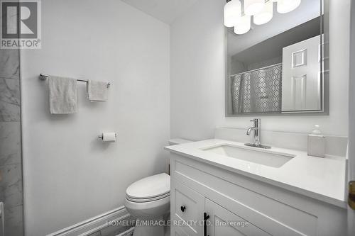 10 Grasspoint Square, Brampton, ON - Indoor Photo Showing Bathroom