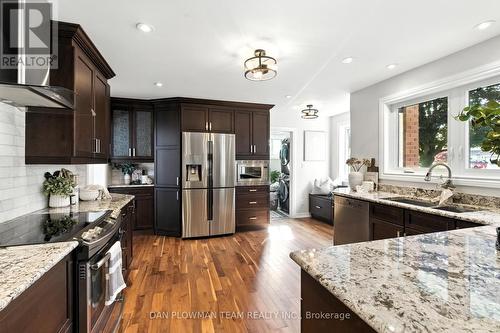 83 Sherwood Road E, Ajax, ON - Indoor Photo Showing Kitchen With Upgraded Kitchen