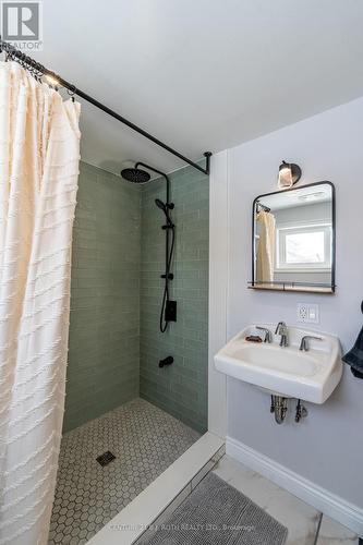 2708 Concession 9 Road W, Ramara, ON - Indoor Photo Showing Bathroom