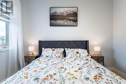 325 Trudeau Drive E, Milton, ON - Indoor Photo Showing Bedroom