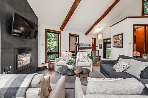 Living room - 1740 Place Des Pentes, Sainte-Adèle, QC - Indoor Photo Showing Living Room With Fireplace