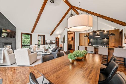 Dining room - 1740 Place Des Pentes, Sainte-Adèle, QC - Indoor Photo Showing Dining Room With Fireplace