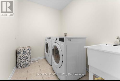 986 Farmstead Drive, Milton, ON 