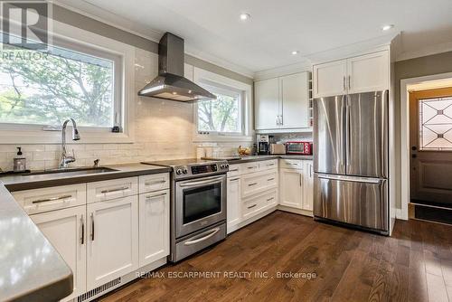 1491 Venta Avenue, Mississauga, ON - Indoor Photo Showing Kitchen With Upgraded Kitchen