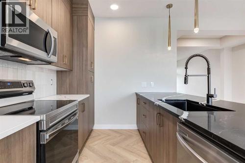 466 River Avenue, Cochrane, AB - Indoor Photo Showing Kitchen