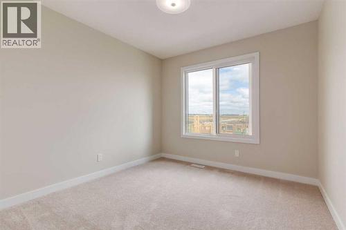 466 River Avenue, Cochrane, AB - Indoor Photo Showing Other Room