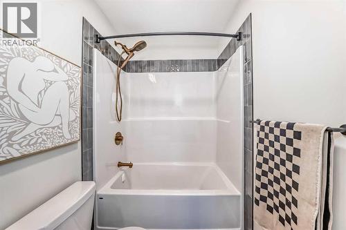 94 Agate Road, Cochrane, AB - Indoor Photo Showing Bathroom