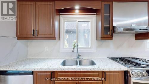 1882 Shadybrook Drive, Pickering, ON - Indoor Photo Showing Kitchen With Double Sink With Upgraded Kitchen