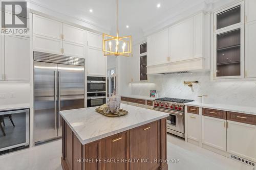 57 Glass Drive, Aurora, ON - Indoor Photo Showing Kitchen With Stainless Steel Kitchen With Upgraded Kitchen