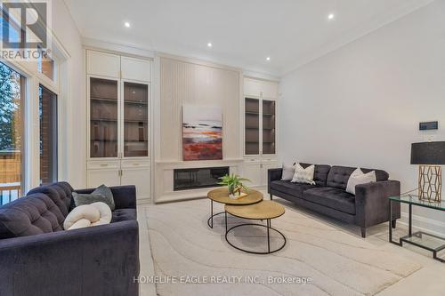 57 Glass Drive, Aurora, ON - Indoor Photo Showing Living Room
