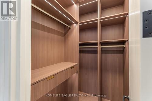 57 Glass Drive, Aurora, ON - Indoor With Storage