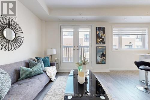 338 - 349 Wheat Boom Drive, Oakville, ON - Indoor Photo Showing Living Room