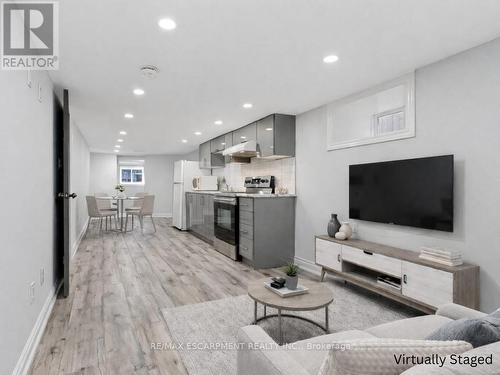 54 Craigmiller Avenue, Hamilton, ON - Indoor Photo Showing Living Room
