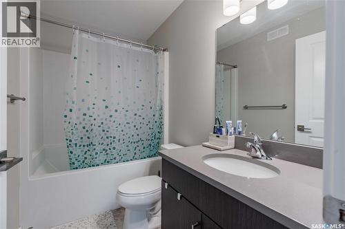 131 315 Dickson Crescent, Saskatoon, SK - Indoor Photo Showing Bathroom