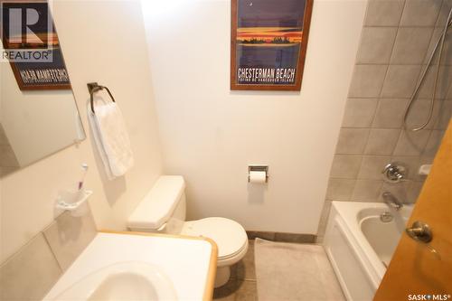 47 Lindsay Drive, Saskatoon, SK - Indoor Photo Showing Bathroom