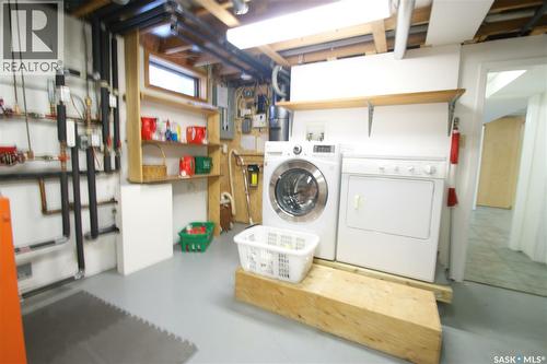 47 Lindsay Drive, Saskatoon, SK - Indoor Photo Showing Laundry Room