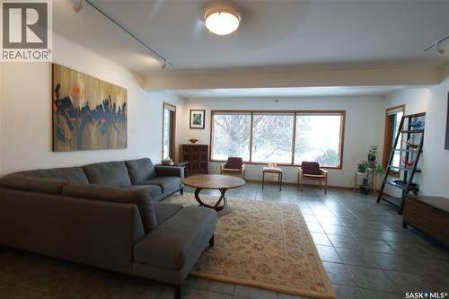 47 Lindsay Drive, Saskatoon, SK - Indoor Photo Showing Living Room