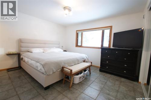 47 Lindsay Drive, Saskatoon, SK - Indoor Photo Showing Bedroom