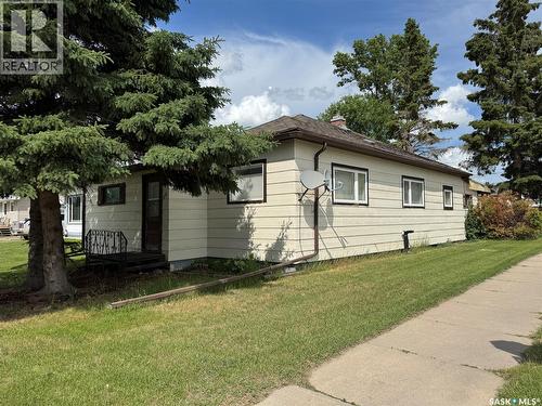 218 4Th Street E, Wynyard, SK - Outdoor
