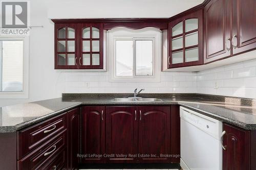 Kitchen - 376 Hansen Road N, Brampton (Madoc), ON - Indoor Photo Showing Kitchen With Double Sink