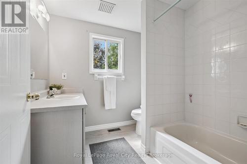 487 Flannery Drive, Centre Wellington (Fergus), ON - Indoor Photo Showing Bathroom