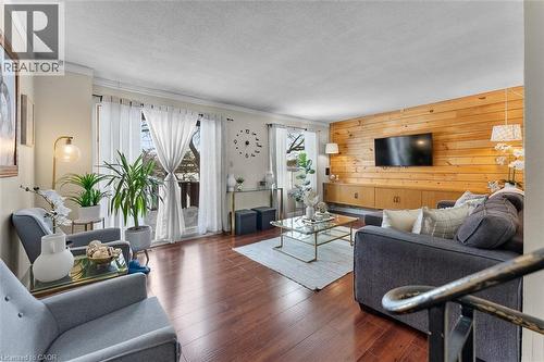 7001 Casey Street Unit# 29, Niagara Falls, ON - Indoor Photo Showing Living Room