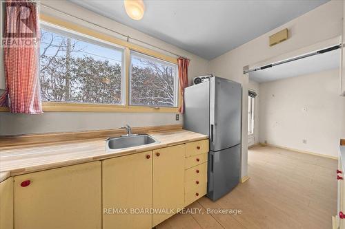 825 De Salaberry Street, Ottawa, ON - Indoor