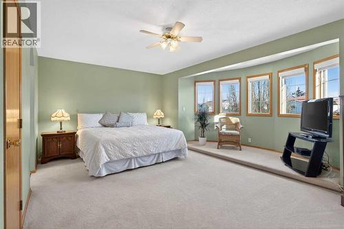 116 Hampshire Grove Nw, Calgary, AB - Indoor Photo Showing Bedroom