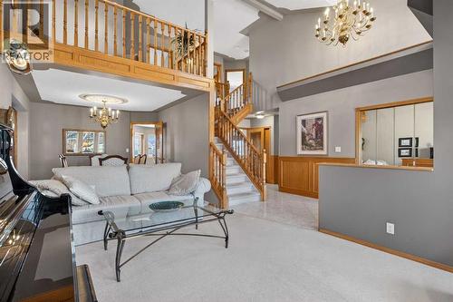 116 Hampshire Grove Nw, Calgary, AB - Indoor Photo Showing Living Room