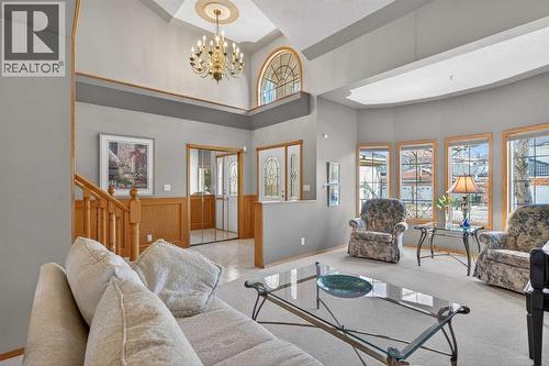116 Hampshire Grove Nw, Calgary, AB - Indoor Photo Showing Living Room