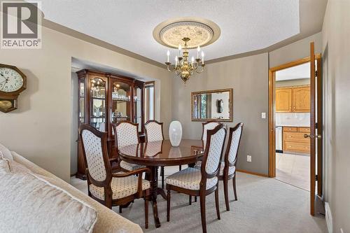 116 Hampshire Grove Nw, Calgary, AB - Indoor Photo Showing Dining Room