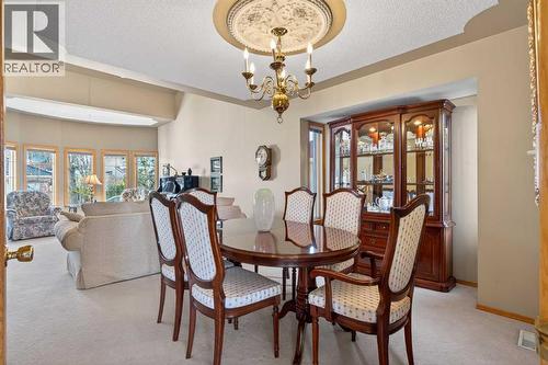 116 Hampshire Grove Nw, Calgary, AB - Indoor Photo Showing Dining Room
