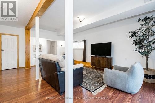 3 Courtland Street, Orillia, ON - Indoor Photo Showing Living Room