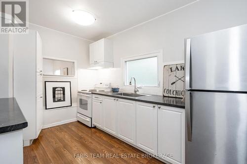 3 Courtland Street, Orillia, ON - Indoor Photo Showing Kitchen