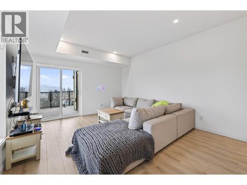 1405 Springhill Drive Unit# 3405, Kamloops, BC - Indoor Photo Showing Bedroom