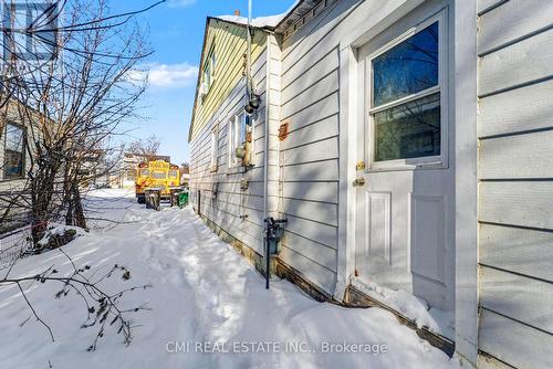 3032 Victory Crescent, Mississauga, ON - Outdoor