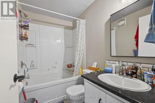 68 Forest Street, Aylmer, ON - Indoor Photo Showing Bathroom
