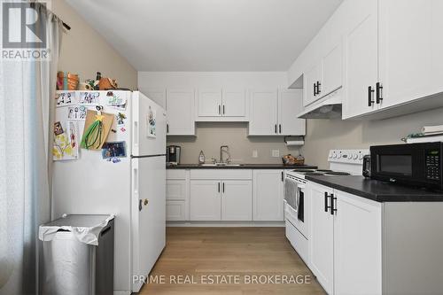 68 Forest Street, Aylmer, ON - Indoor Photo Showing Kitchen
