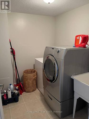 161 Harmattan Avenue, Ottawa, ON - Indoor Photo Showing Laundry Room