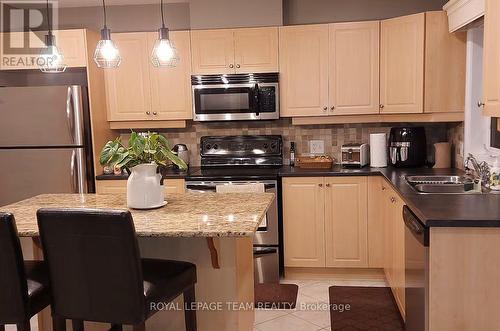 161 Harmattan Avenue, Ottawa, ON - Indoor Photo Showing Kitchen