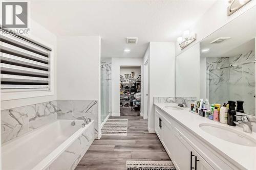 6 Corner Meadows Grove Ne, Calgary, AB - Indoor Photo Showing Bathroom