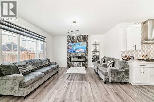 6 Corner Meadows Grove Ne, Calgary, AB - Indoor Photo Showing Living Room