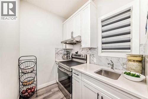 6 Corner Meadows Grove Ne, Calgary, AB - Indoor Photo Showing Kitchen