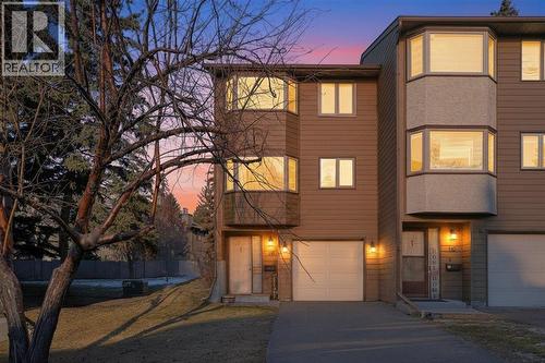 112 Glamis Terrace SW  Calgary, AB T3E 6V3